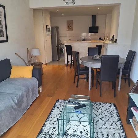 아파트 Confortable A Avec Balcon 프로프리아노