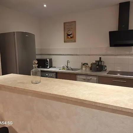 Confortable A Avec Balcon Appartement