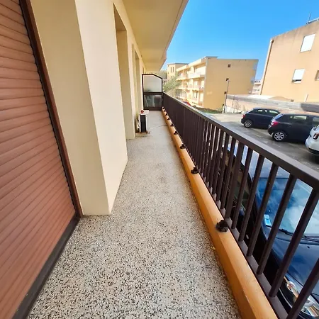 Confortable A Avec Balcon Apartment