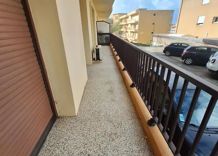 Confortable A Avec Balcon *