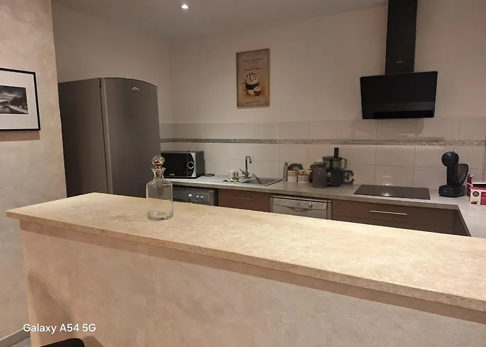 Confortable A Avec Balcon Appartement